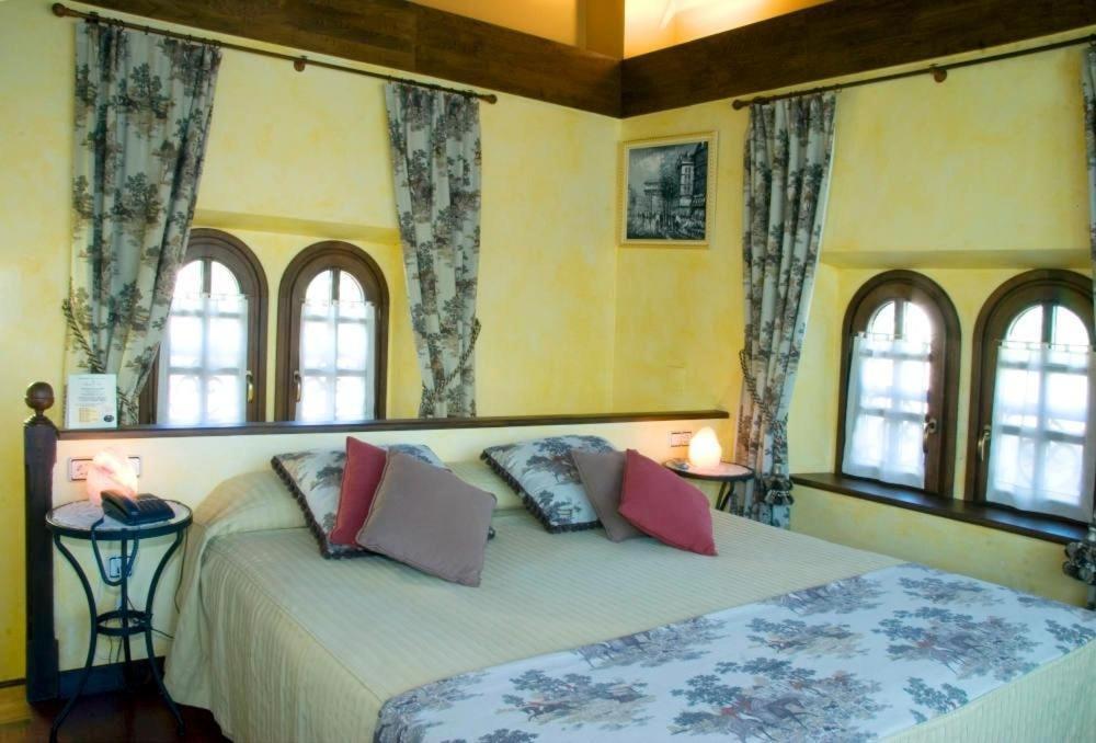 Hotel Palacete Real Villamayor  Екстер'єр фото